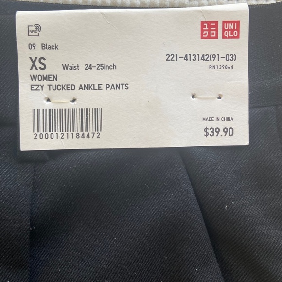 Uniqlo women black EZY Tucked ankle trousers - Picture 9 of 10